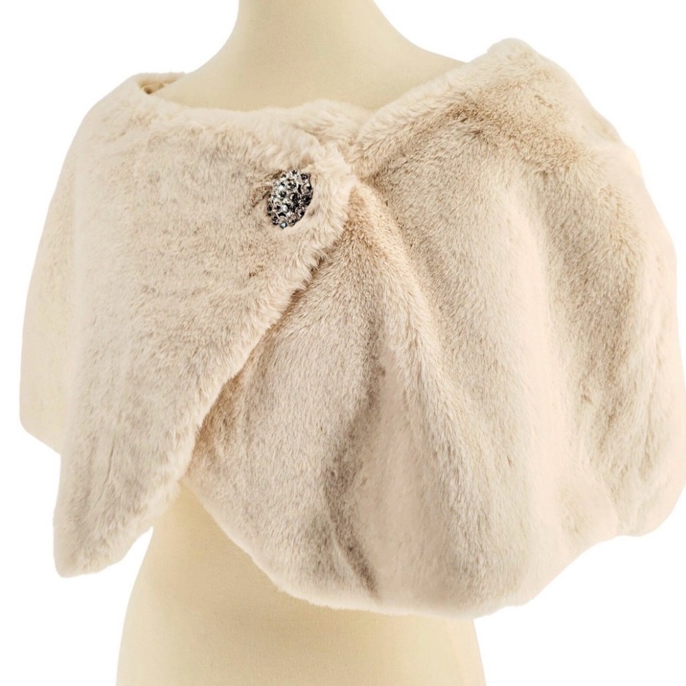 Tahari ASL Faux Fur Shrug Jacket Champagne with Rhinestone Brooch Size Medium